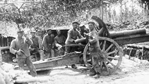 15cm: German gunners with 15cm Model 13 howitzer, WW1