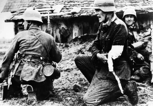 Cadvances: German infantry during a battle on the Eastern Front, 1941