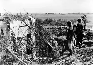 Actually: German infantry before a Soviet bunker, 1941