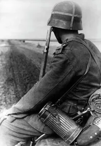 Serves: German infantryman on the Eastern Front, 1941