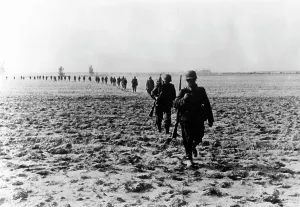 Dnieper: German infantrymen advancing at the Dnieper, 1941