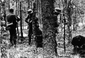 Captures: German infantrymen taking prisoners on the Eastern Front