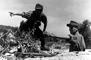 Foxhole: German machine gun - Eastern Front, 1944