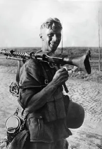 German Soviet: German machine gunner in Ukraine, 1941