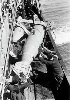 Minesweeping: German minesweeper, 1941