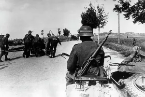 7 Cm: German motorcycle troops on the Eastern Front, 1941