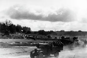 Motorcycles: German motorized column on the Eastern Front, 1941