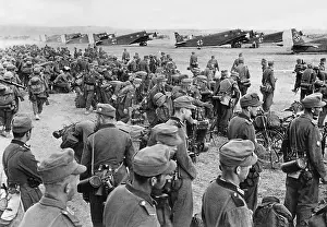 Crete: German mountain infantry before their flight to Crete, 1941