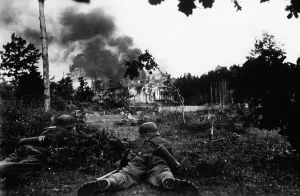 Lighter: German mountain troop during a battle on the Eastern Front
