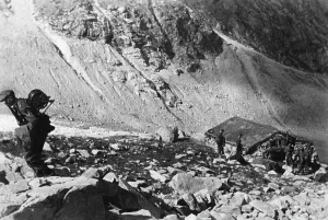 Elbrus: German mountain troops on Mount Elbrus, 1942