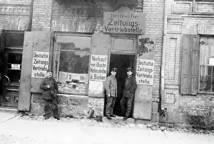 Pastime: German newspaper distributer's in Lida, 1916