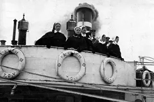Kaunas: German nurses on a boat to Kaunas, 1916