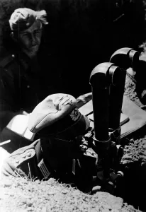 Observer: German observer of the artillery, 1942