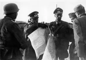 Staves: German officers at a briefing on the eastern front, 1941