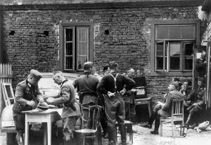 11am: German officers on the Eastern Front, 1941