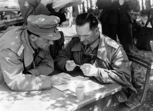 Hubert: German officers at a meeting on the Eastern Front, 1941