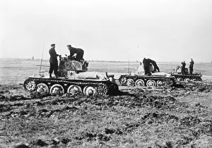 Standby: German Panzer 38 (t), on the Eastern Front, 1942