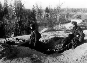 Guerrilla: German paratroopers in action against partisans, 1942