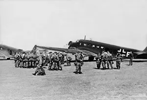 Corinth: German paratroopers capture Corinth, 1941