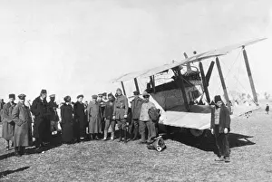 Hasse: German pilot Hasse with other officers, Mesopotamia