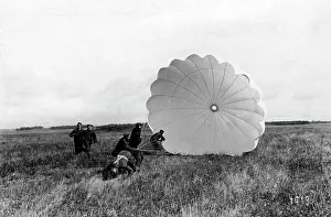 Fliegertruppe: German pilot after landing with a parachute, 1918