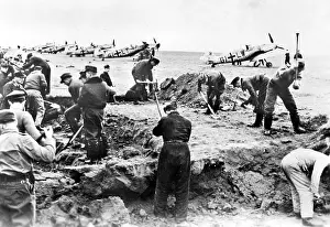 Establishing: German pilots at work on an airfield on the Eastern Front, 1