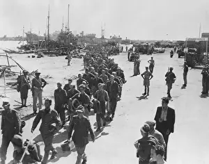 Seacoast: German prisoners, were captured on seacoast town