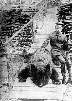 Echelon: German rifleman with a slain bear, 1917