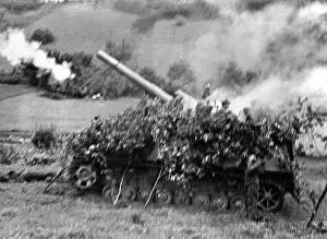 Hummel: German self-propelled gun Hummel, 1944