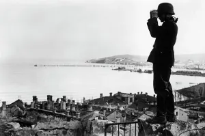 Observes: German soldier in the Crimea, 1942
