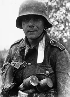 Messenger: German soldier - Eastern Front, 1942