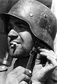 Tightens: German soldier - Eastern Front, 1942