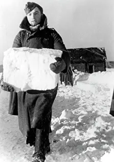 Dehl: German soldier on the Eastern Front in winter, 1942