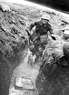 Knee: German soldier as a messenger on the Eastern front