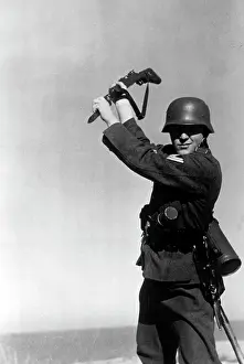 Carbine: German soldier in training, 1941