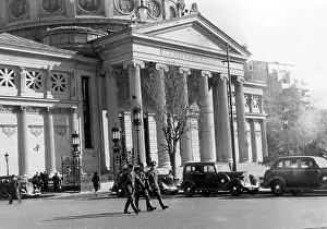 Philharmonic: German soldiers in front of the Athenaeum in Bucharest