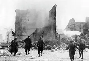 Seems: German soldiers in Calais, 1940