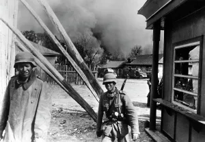 Cadvances: German soldiers in a conquered city on the Eastern front