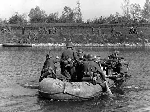Meuse: German soldiers crossing the Meuse