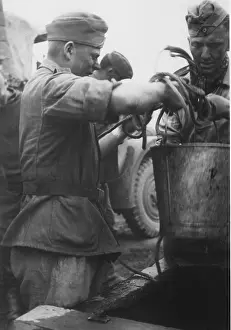 Obtain: German soldiers on the Don, 1942