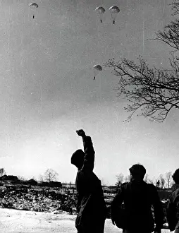Parachutes: German soldiers on the Eastern Front, 1941/42