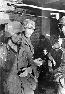 Exhausted: German soldiers - Eastern Front, 1942