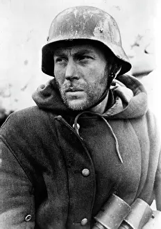 Grenades: German soldiers - Eastern Front, 1943
