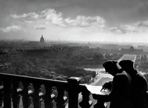 Institut: German soldiers on the Eiffel Tower in Paris, 1940-44