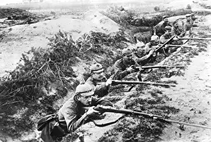 Bolt: German soldiers in their emplacement during the battle of Ta