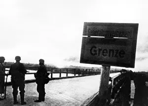 Existing: German soldiers on the German-Russian demarcation