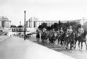 Trocadero: German soldiers in Paris, 1940