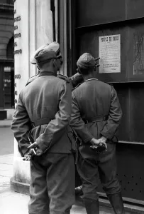 Notices: German soldiers in Paris, 1940