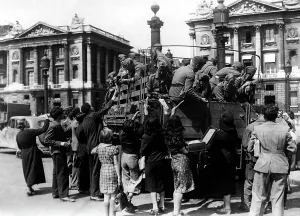 Offer: German soldiers on the Place de l'Opera, 1940