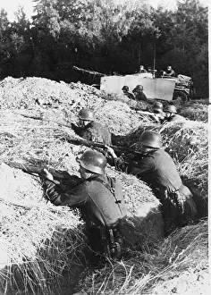 Stug: German soldiers in position on the Eastern Front, 1944